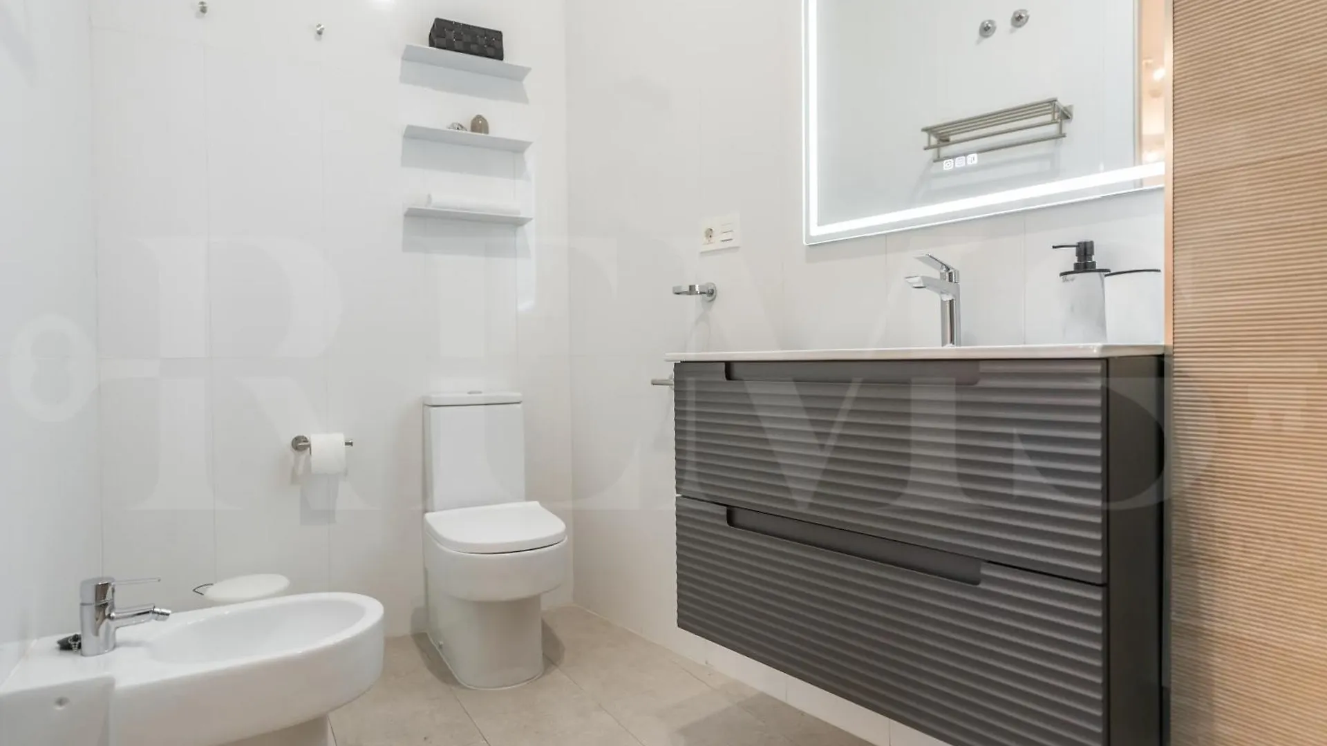 Artistic And Spacious Apartment By Rems Malaga Spain