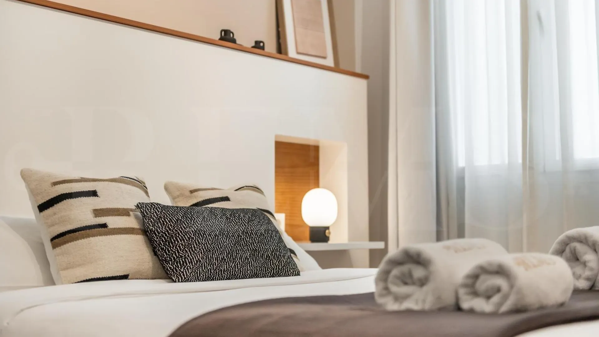Artistic And Spacious Apartment By Rems Malaga